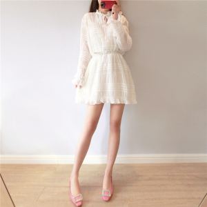 粉色蕾丝连衣裙搭配什么外套_白色蕾丝连衣裙配什么外套_白色蕾丝连衣裙搭配外套