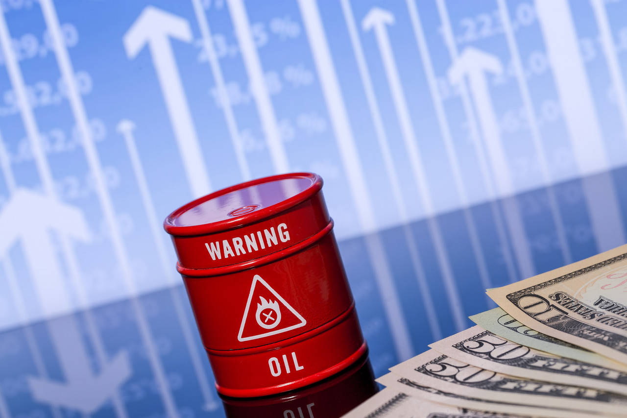 国际石油降价始末_石油降价石油股会涨跌_石油降价特斯拉